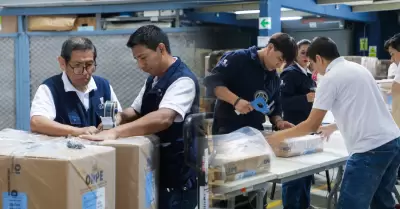 ONPE inicia ensamblaje de material electoral.