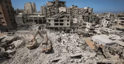 20 muertos y 60 desaparecidos por derrumbe de edificio bombardeado en Gaza