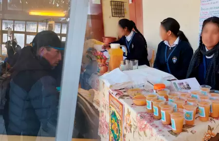 Alumnos y docentes siguen esperando atenci�n m�dica.