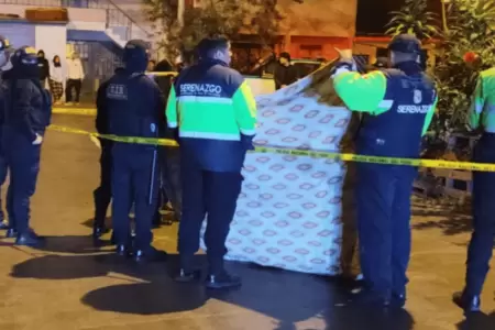 Polic�a investiga el crimen.