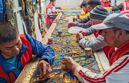 Internos confeccionan trajes para La Candelaria