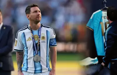 Messi mostr� el dise�o la nueva camiseta.