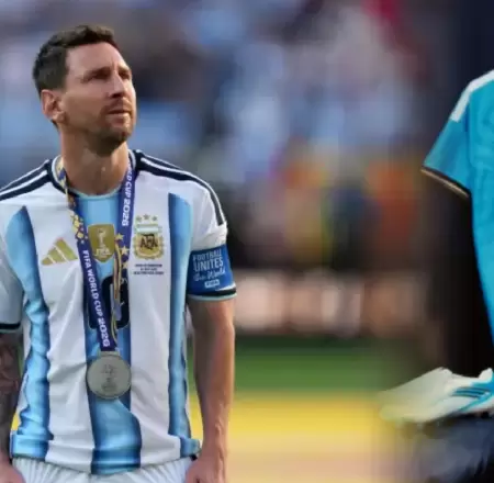 Messi mostr� el dise�o la nueva camiseta.