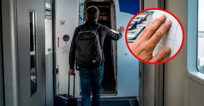�Por qu� tocan el avi�n antes de viajar?