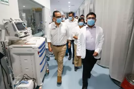 Luis Dyer inspecciona hospitales en Piura