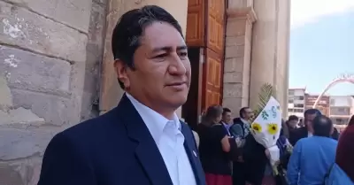 Cerr�n volvi� a aparecer p�blicamente en Huancayo.
