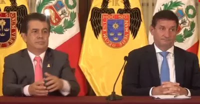 Alcalde de Lima cuestiona censura contra ministro del Interior