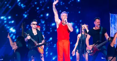 Robbie Williams.