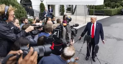 La prensa retorn� a la Casa Blanca tras orden judicial