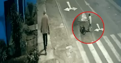 Un hombre fue apu�alado cuando retornaba a su casa en San Juan de Miraflores