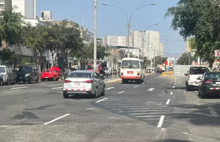 buses vuelven a circular por la avenida Arica