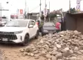 Conductores se salvan de morir tras despiste de volquete que transportaba piedras en VMT: falla de frenos provoc� accidente