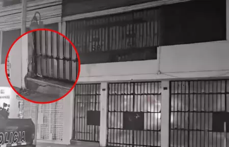 Detonan aparato explosivo en puerta de vivienda en Los Olivos