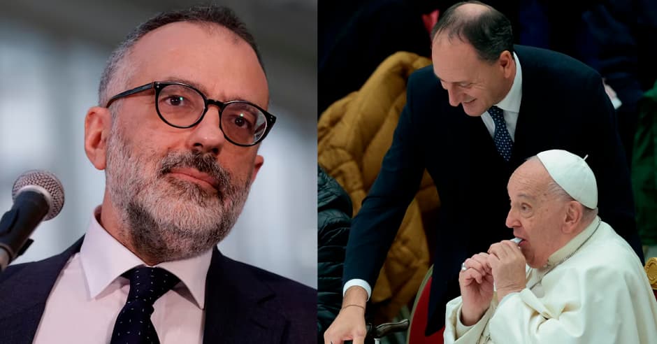Luigi Carbone, director de sanidad e higiene del Vaticano y Massimiliano Strappetti enfermero del papa Francisco