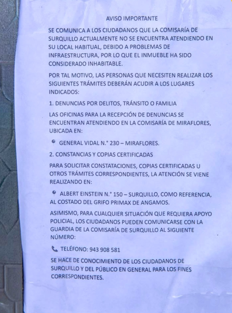 Comunicado pegado en la puerta del recinto policial en Surquillo
