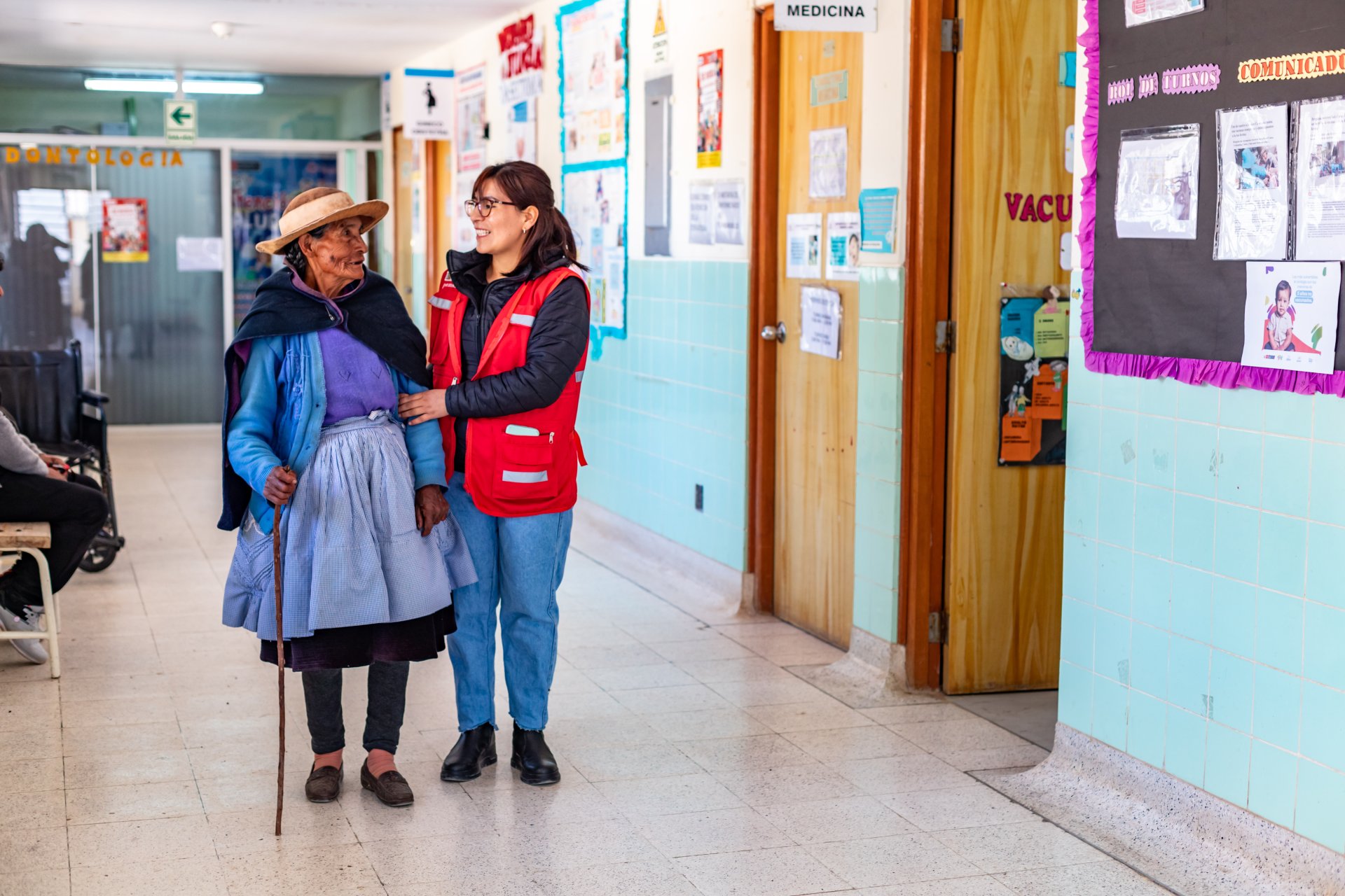 El programa acompaña a miles de adultos mayores.