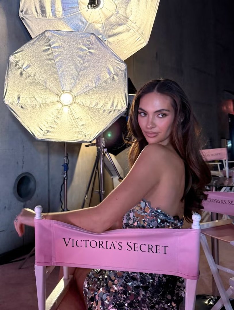 Natalie Vértiz en Victoria's Secret