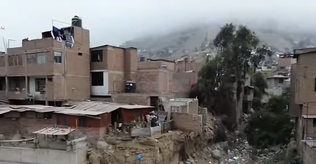 Viviendas que se encuentran en la quebrada Pedregal en Lurigancho - Chosica