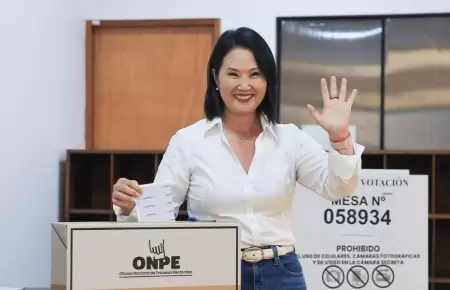 Keiko Fujimori acude a votar