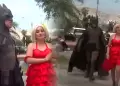 Ins�lita escena en las ERM 2026: Electores acuden a votar disfrazados de Batman y Harley Quinn