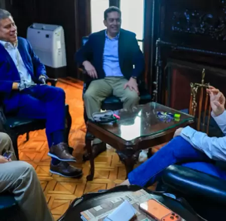 Keiko Fujimori se reuni� con sus ministros tras acudir a votar.