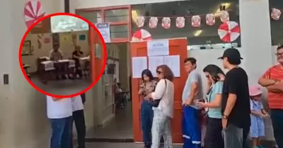 Miembro de mesa pide permiso para ir al ba�o y no regres�.