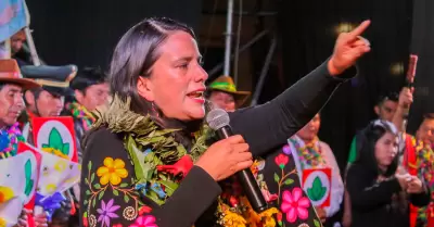 Candidata asume primer cargo Ejecutivo.