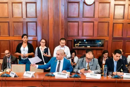 Diputados de Fuerza Popular presentan texto en minor�a sobre facultades legislat