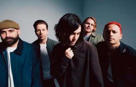 Sleeping With Sirens.