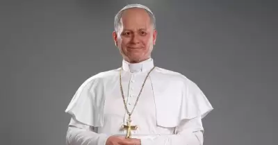 El escultor nacional present� una figura en tama�o real del pont�fice.