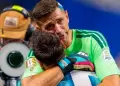 El 'Dibu' Mart�nez se hizo un corte de cabello con el logo de Messi antes de su despedida de la albiceleste