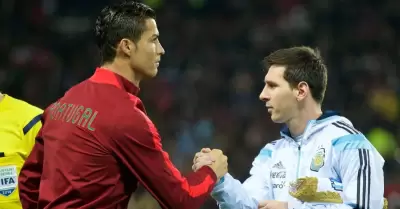 CR7 se despidi� de Messi.