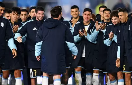 La 'Scaloneta' le dedic� la canci�n a Messi.