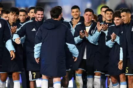 La 'Scaloneta' le dedic� la canci�n a Messi.