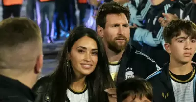 La esposa del delantero expres� profundo orgullo.