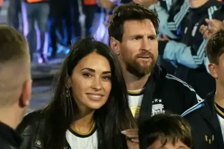 La esposa del delantero expres� profundo orgullo.