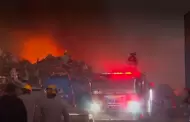 Villa El Salvador: incendio de fuertes proporciones en depósito de reciclaje recurre la presencia de cerca de 20 unidades de bomberos