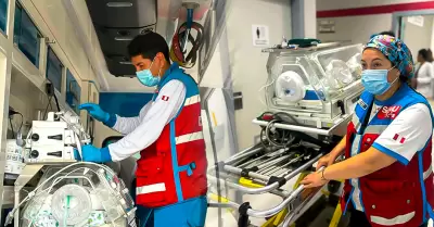 Traslado aerom�dico de emergencia de Piura a Lima salva la vida de una beb�