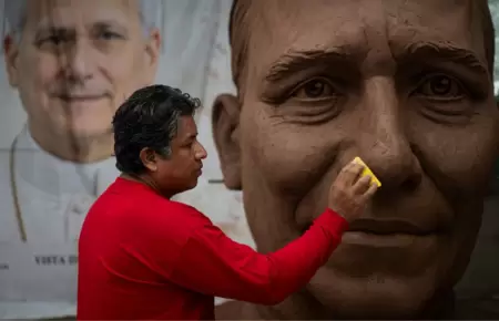 Estatua del papa Le�n XIV