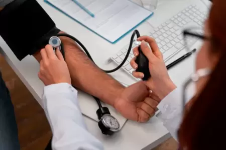 Servicios m�dicos sin costo en Lur�n