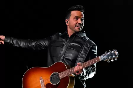 Luis Fonsi anunci� concierto en Lima.