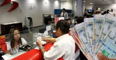 Pago a trabajadores del sector p�blico v�a Banco de la Naci�n.