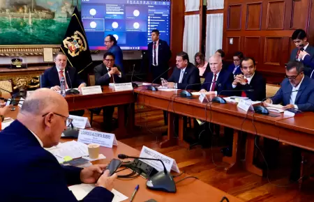 Comisi�n de Constituci�n del Senado.