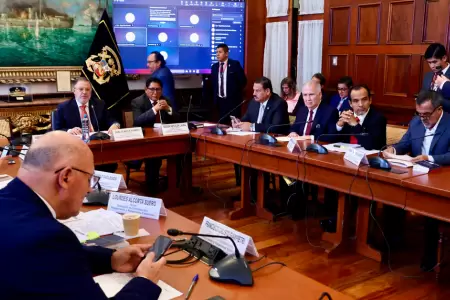 Comisi�n de Constituci�n del Senado.