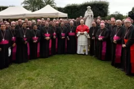 Los obispos de todo el pa�s emitieron su apoyo al papa.