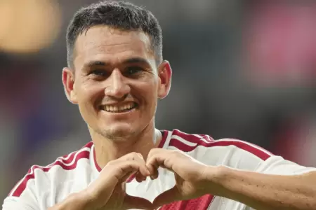 Jairo V�lez expresa su orgullo de jugar por la selecci�n peruana