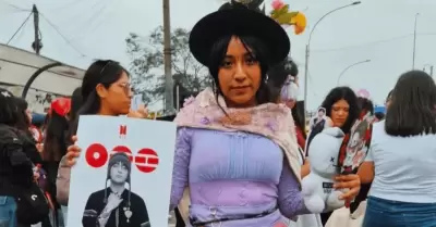 Army huancavelicana cumple su sue�o de ser cantante folcl�rica