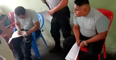 Los polic�as quedaron en medio de la investigaci�n fiscal.
