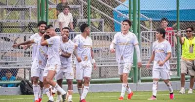 Juan Pablo II se impuso de local y gan� el partido por el Torneo Clausura.