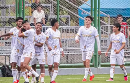 Juan Pablo II se impuso de local y gan� el partido por el Torneo Clausura.